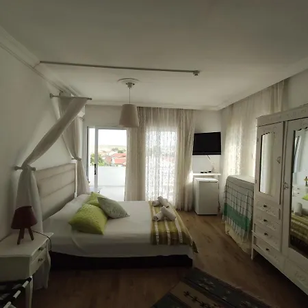 Homestay 5 Tas Boutique Hotel *